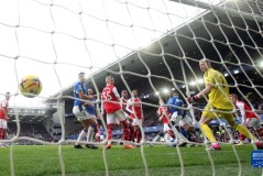 维卡里奥英超三场零封领跑，有望成最佳门将